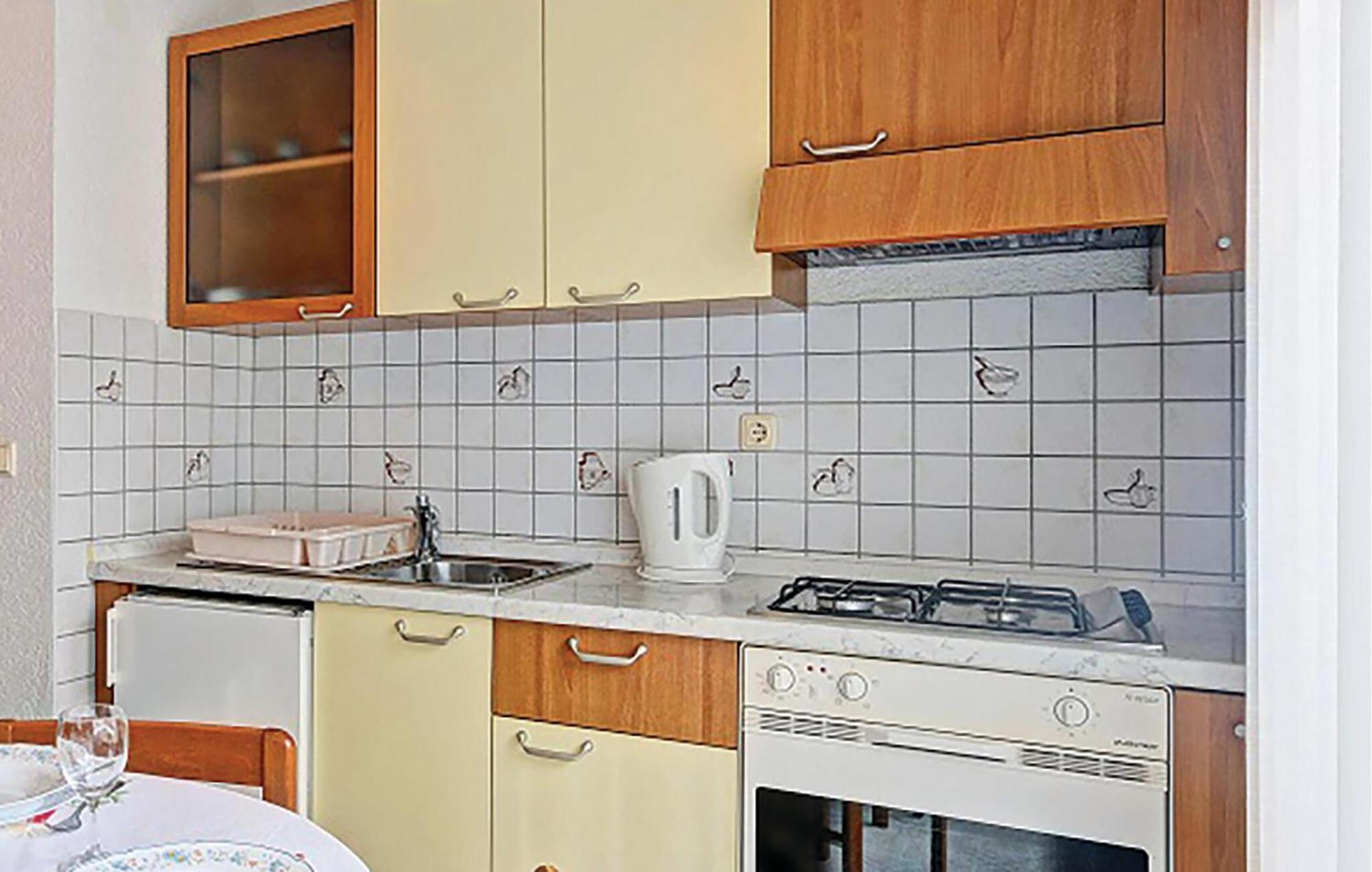 Beautiful In With Kitchen *